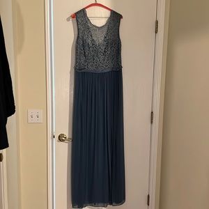 David’s Bridal Bridesmaid Maxi Dress Size 12